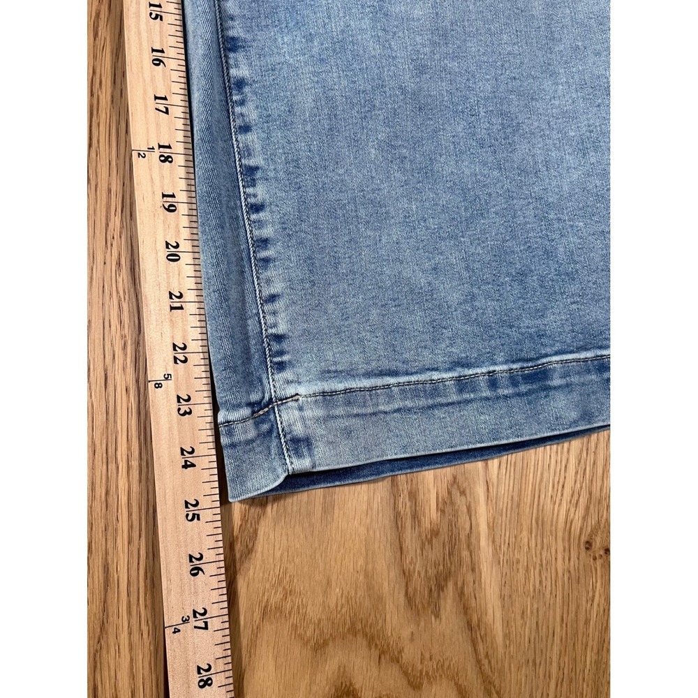 Torrid Weekend Mid-Rise Wide Leg Cropped Jeans 3X Light Blue Denim Casual - Picture 8 of 10